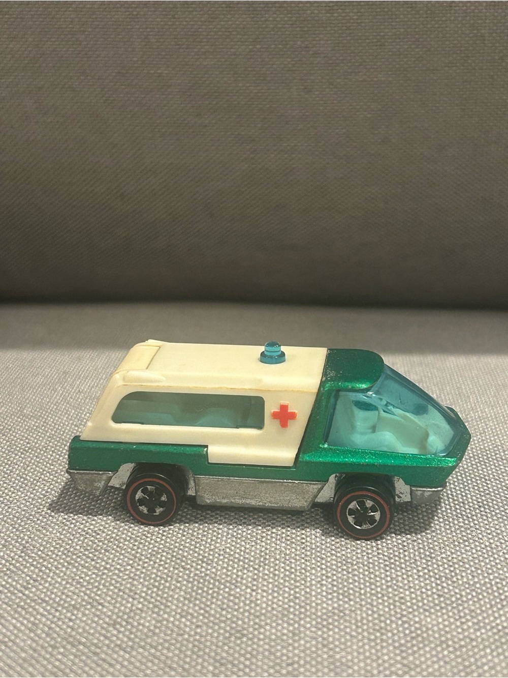 1970 Hot Wheels Redline Heavy Weights Ambulance Green